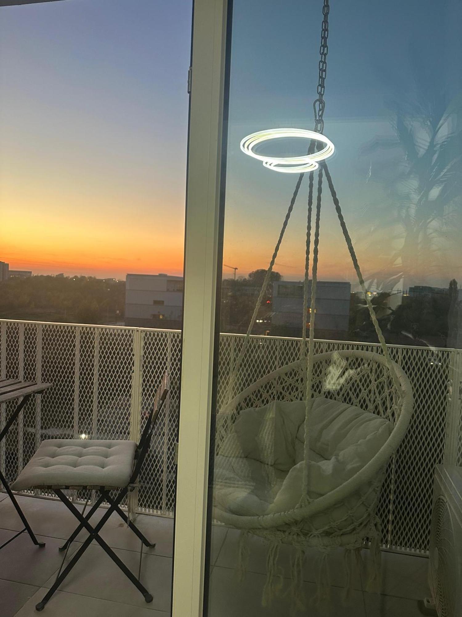 Japanese Studio With Hammock And Sunset View טימישוארה מראה חיצוני תמונה